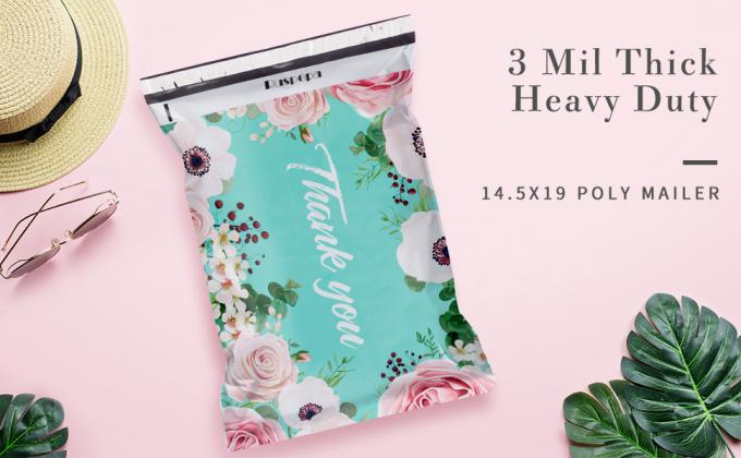 Encarregados do envio da correspondência que enviam sacos, envelopes de envio pelo correio do selo resistente do auto, sacos protetores, empacotamento seguro da segurança 0